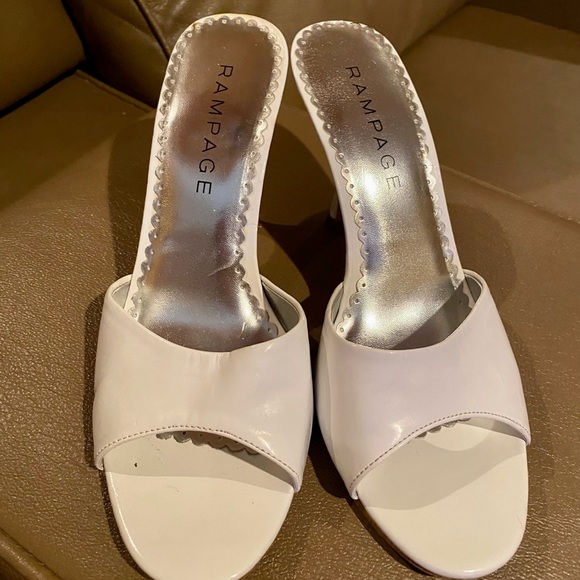 Rampage Peep Toe White Mules - Picture 2 of 3